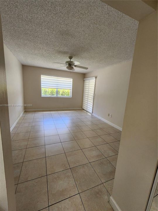 最近租的: $2,000 (2 贝兹, 2 浴室, 1070 平方英尺)