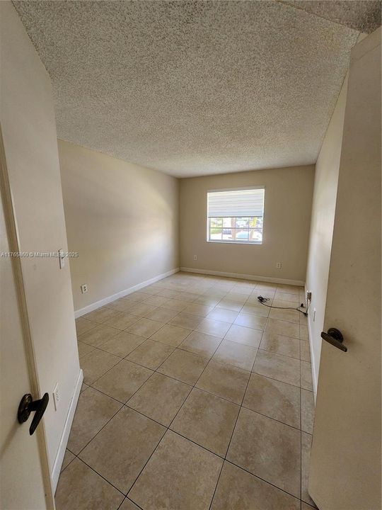 最近租的: $2,000 (2 贝兹, 2 浴室, 1070 平方英尺)