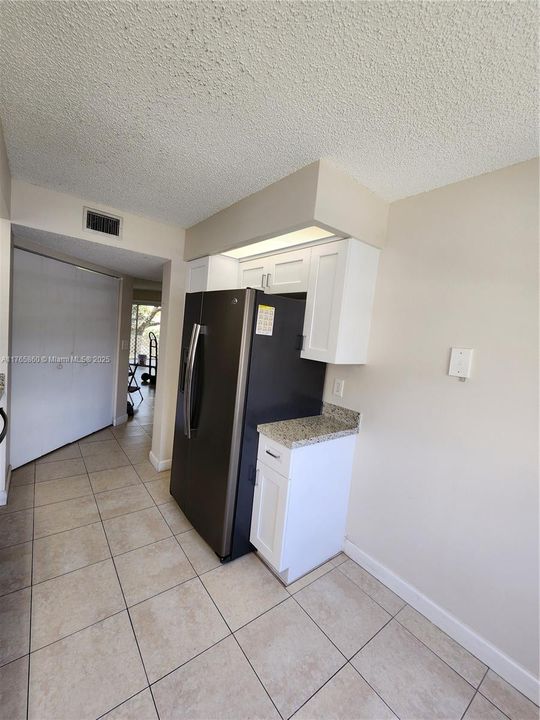 最近租的: $2,000 (2 贝兹, 2 浴室, 1070 平方英尺)