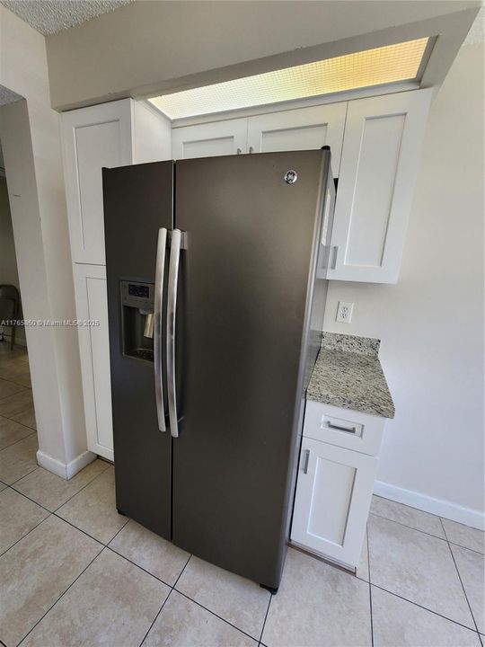 最近租的: $2,000 (2 贝兹, 2 浴室, 1070 平方英尺)