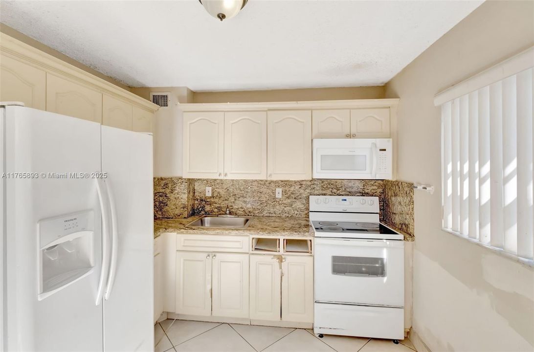 Recently Sold: $189,900 (2 beds, 1 baths, 660 Square Feet)