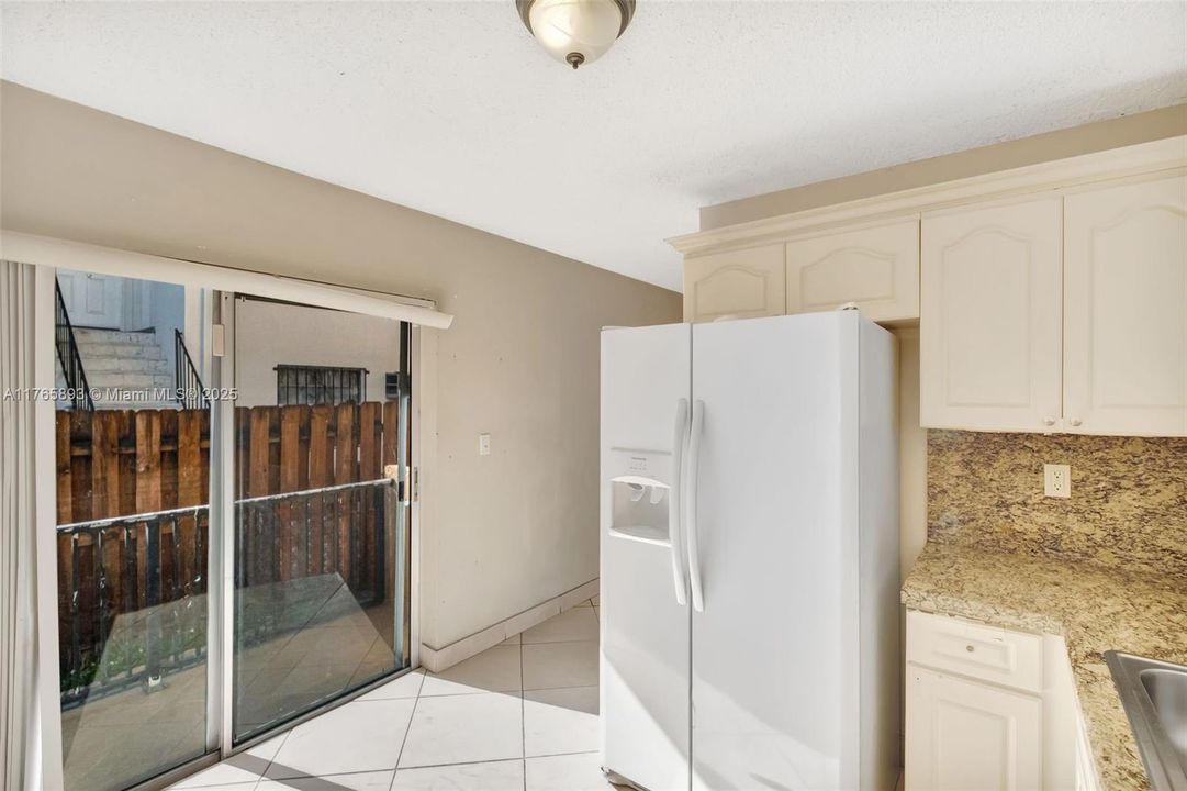 Recently Sold: $189,900 (2 beds, 1 baths, 660 Square Feet)