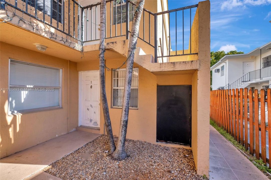 Recently Sold: $189,900 (2 beds, 1 baths, 660 Square Feet)