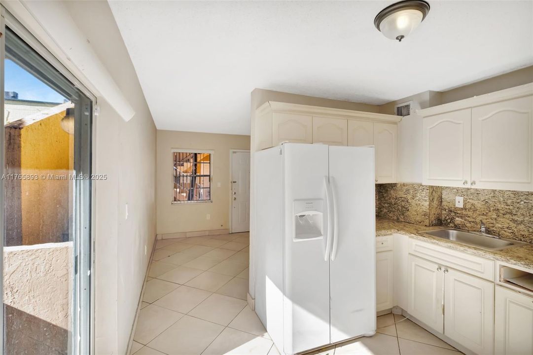 Recently Sold: $189,900 (2 beds, 1 baths, 660 Square Feet)