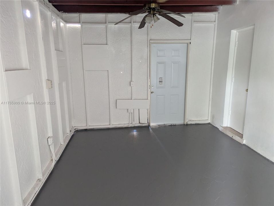 Недавно продано: $569,000 (4 спален, 2 ванн, 1832 Квадратных фут)