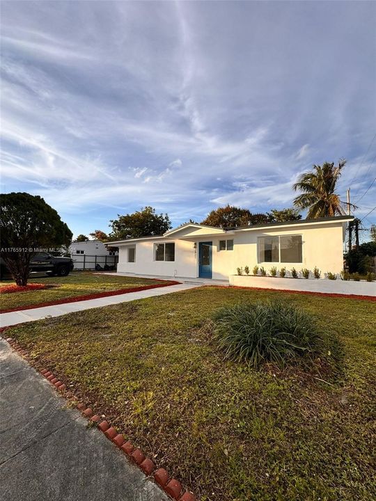 最近售出: $575,000 (4 贝兹, 2 浴室, 1240 平方英尺)