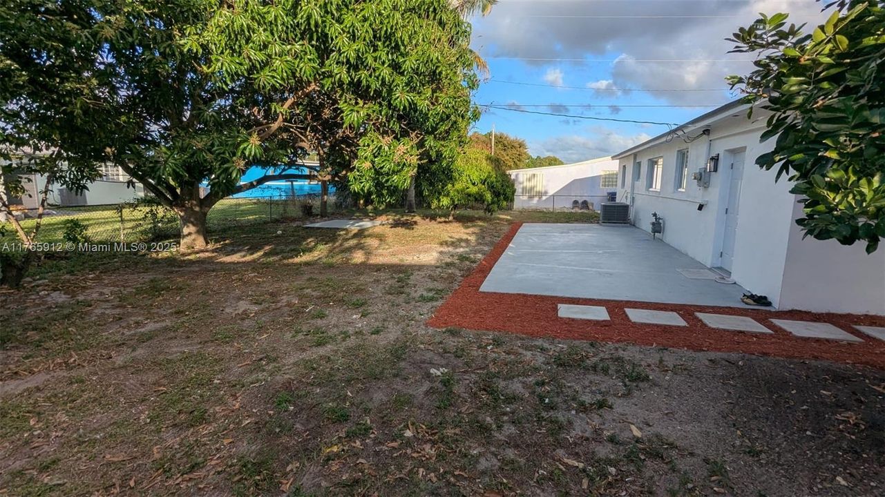 最近售出: $575,000 (4 贝兹, 2 浴室, 1240 平方英尺)