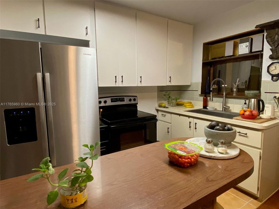 Vendido Recientemente: $997,000 (2 camas, 1 baños, 1352 Pies cuadrados)