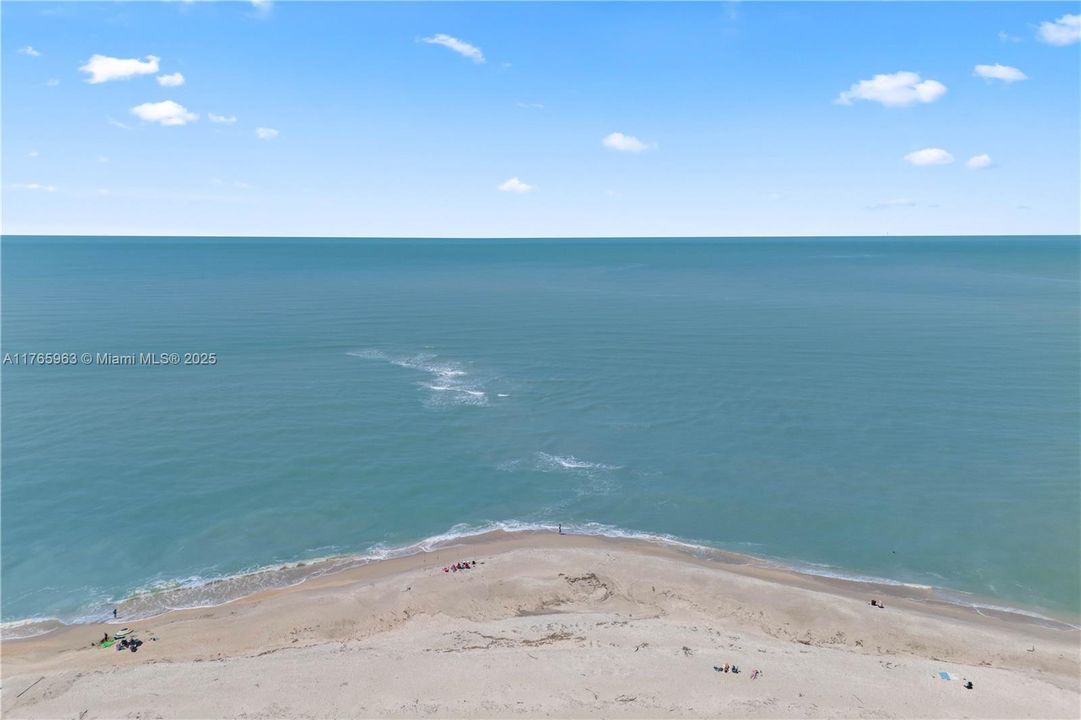 На продажу: $3,999,900 (0 спален, 0 ванн, 0 Квадратных фут)