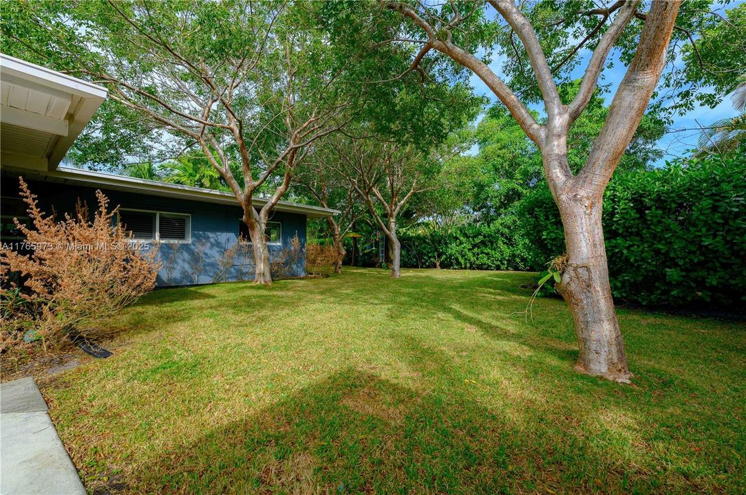 Recently Sold: $1,150,000 (4 beds, 2 baths, 1857 Square Feet)