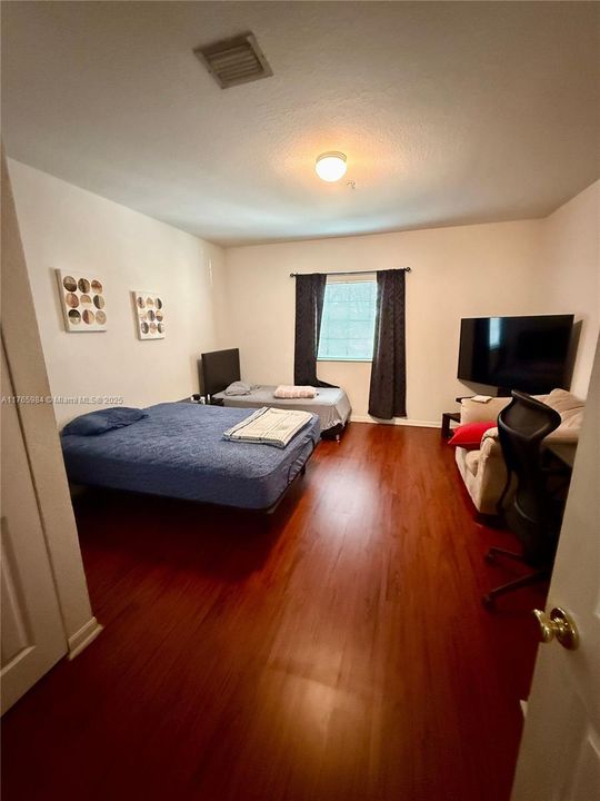 Recently Sold: $365,000 (2 beds, 2 baths, 1150 Square Feet)