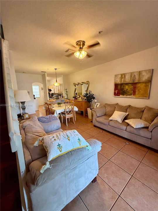 Recently Sold: $365,000 (2 beds, 2 baths, 1150 Square Feet)