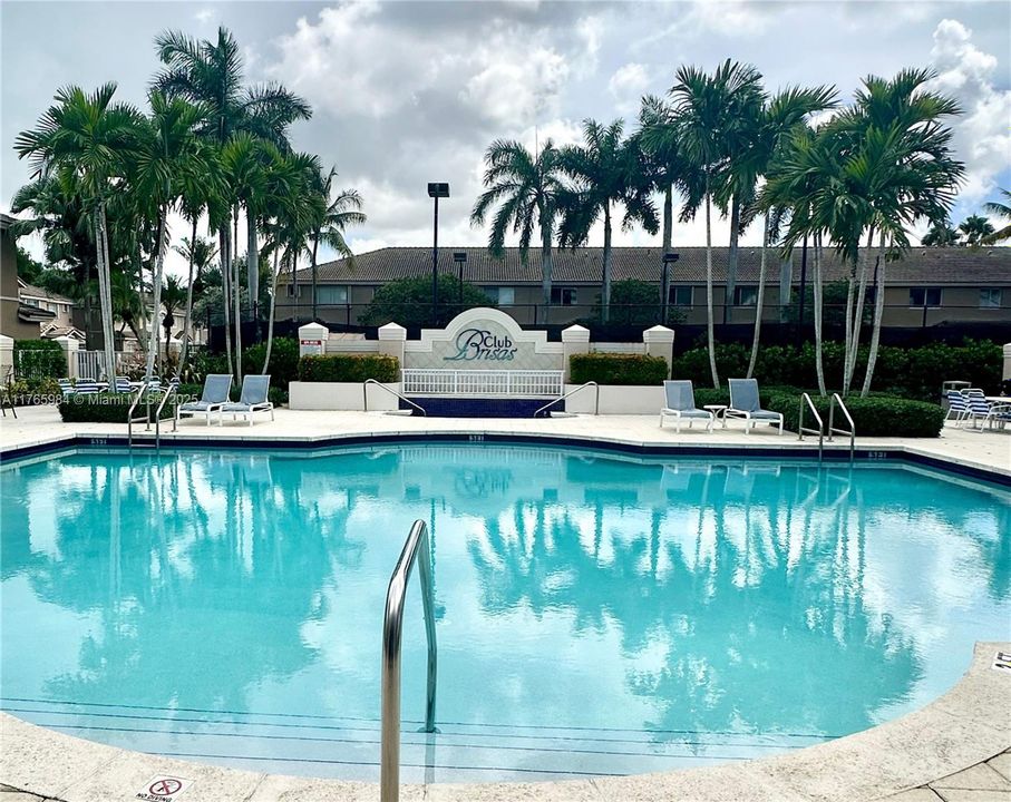 Recently Sold: $365,000 (2 beds, 2 baths, 1150 Square Feet)