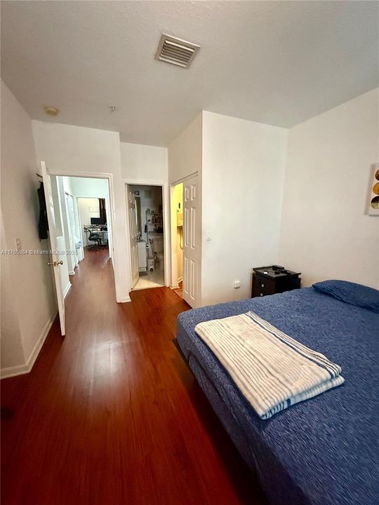 Recently Sold: $365,000 (2 beds, 2 baths, 1150 Square Feet)