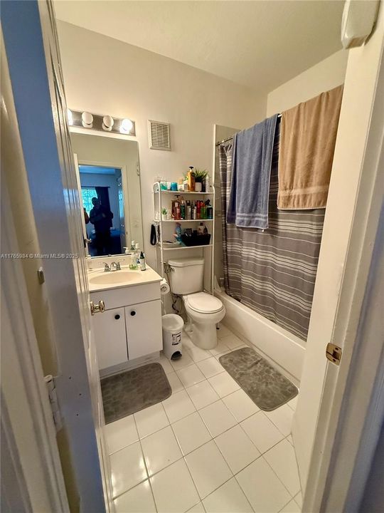 Recently Sold: $365,000 (2 beds, 2 baths, 1150 Square Feet)