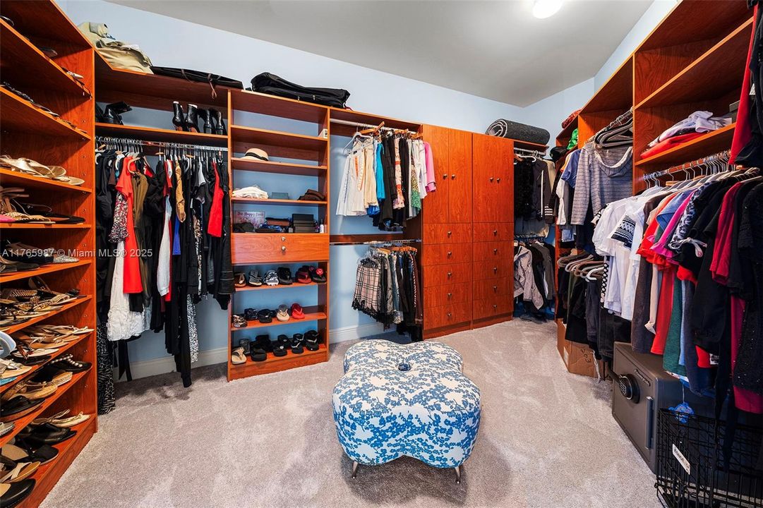 Recently Sold: $1,550,000 (3 beds, 3 baths, 3173 Square Feet)