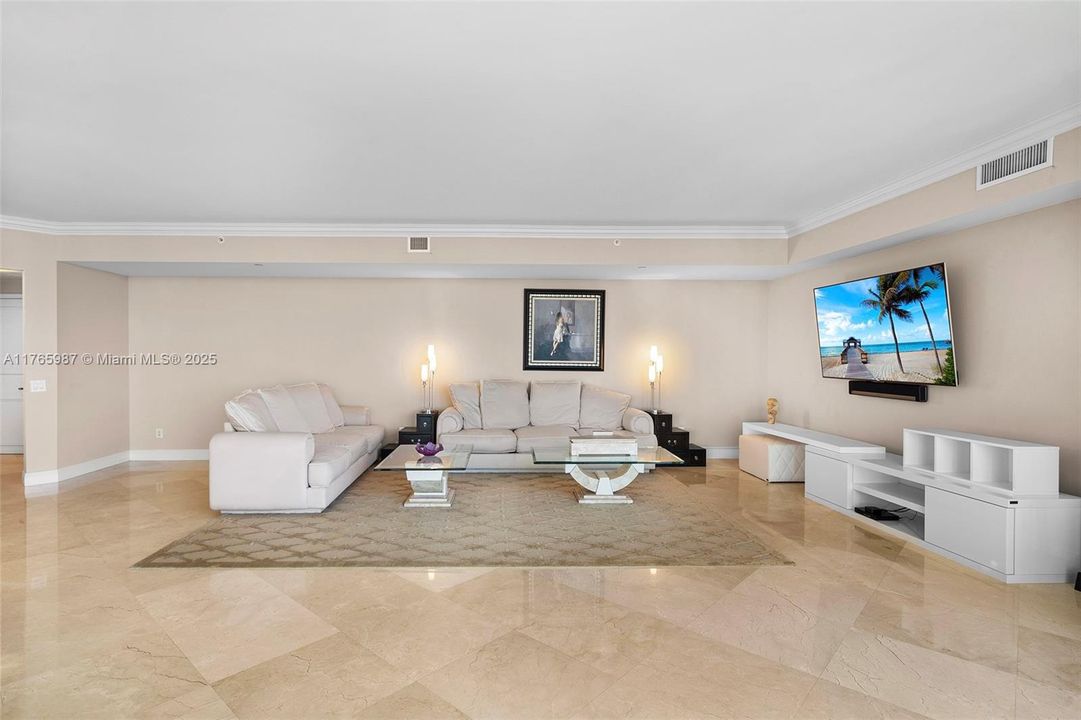 Recently Sold: $1,550,000 (3 beds, 3 baths, 3173 Square Feet)