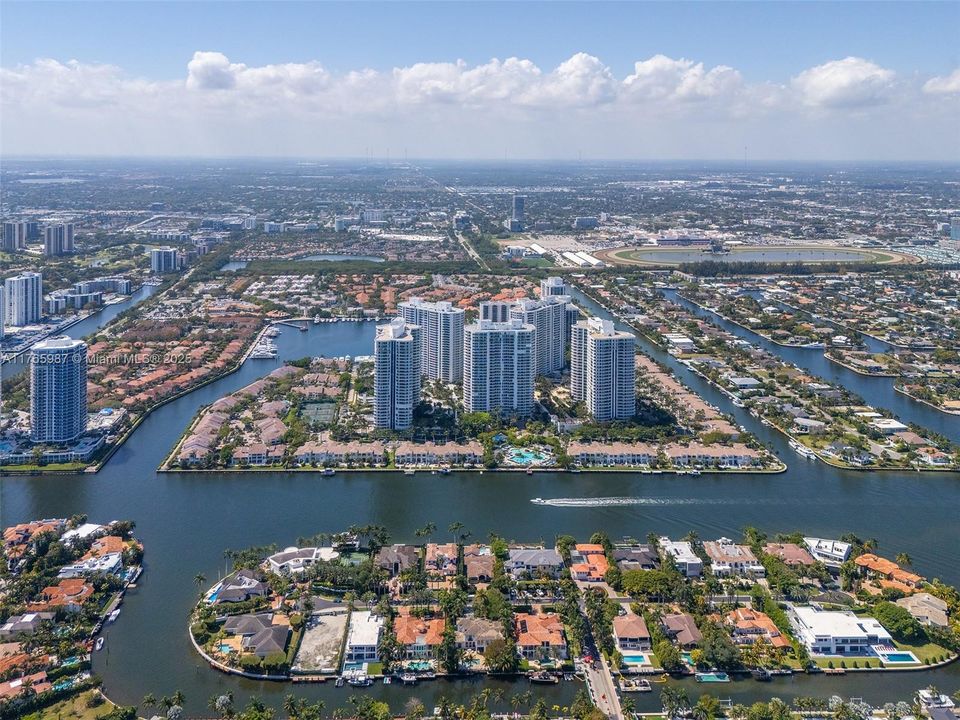 Recently Sold: $1,550,000 (3 beds, 3 baths, 3173 Square Feet)