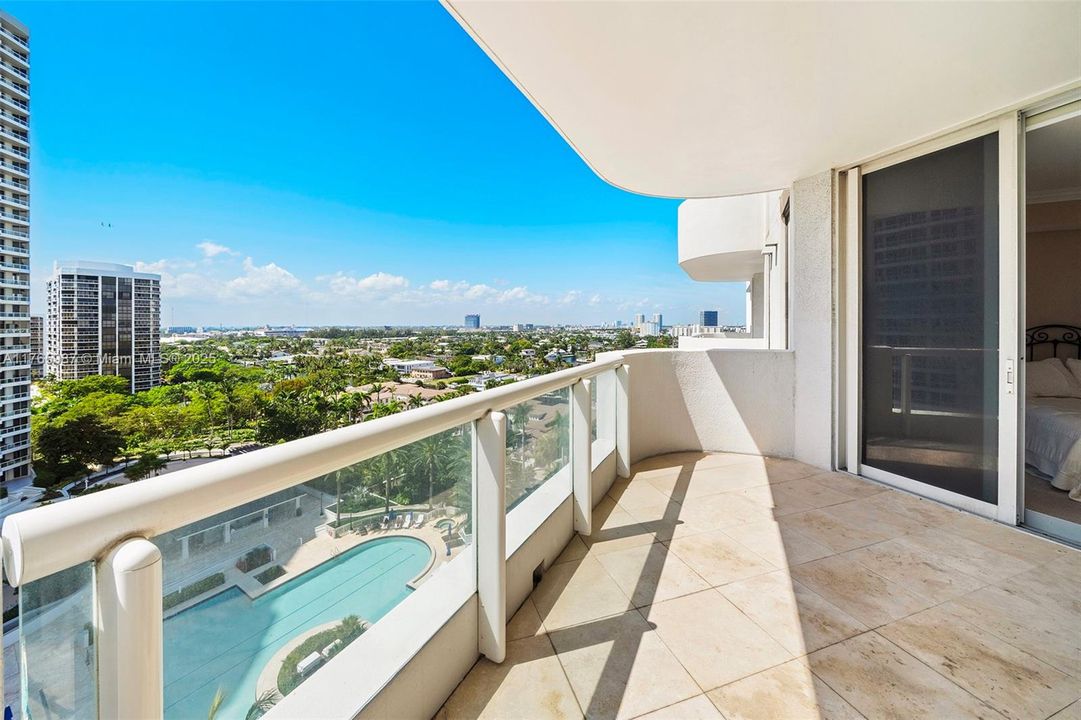 Recently Sold: $1,550,000 (3 beds, 3 baths, 3173 Square Feet)