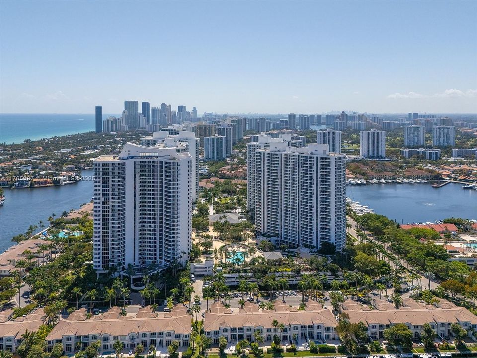 Recently Sold: $1,550,000 (3 beds, 3 baths, 3173 Square Feet)