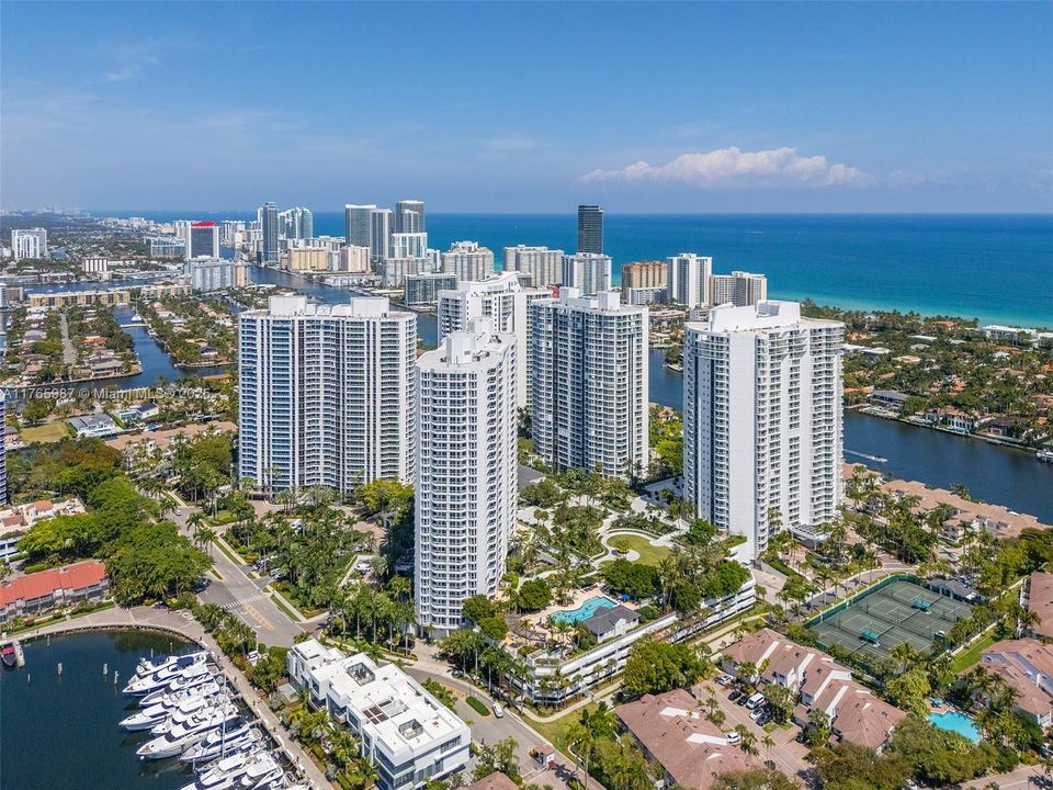 Recently Sold: $1,550,000 (3 beds, 3 baths, 3173 Square Feet)