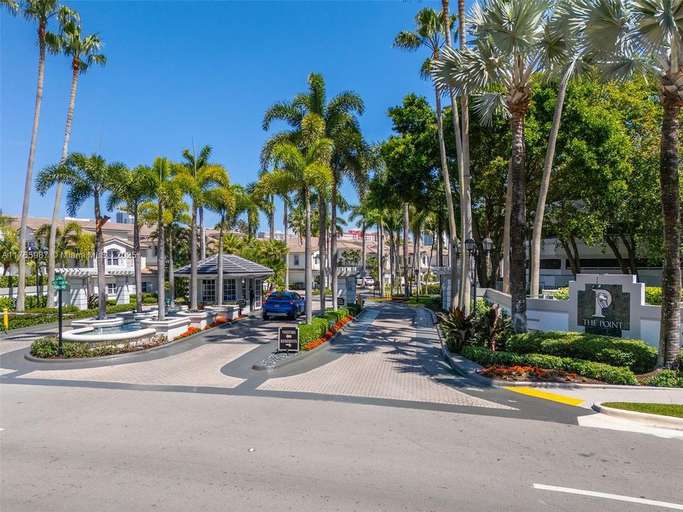 Recently Sold: $1,550,000 (3 beds, 3 baths, 3173 Square Feet)