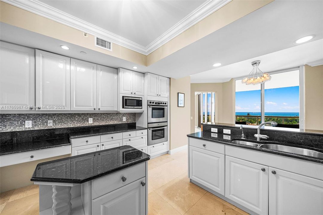 Recently Sold: $1,550,000 (3 beds, 3 baths, 3173 Square Feet)