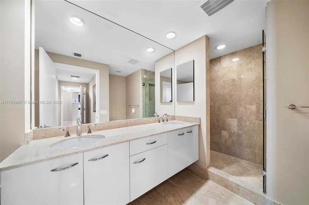 Recently Sold: $1,550,000 (3 beds, 3 baths, 3173 Square Feet)