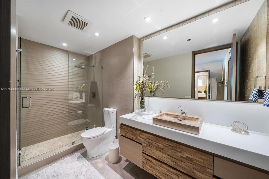 Recently Sold: $4,800,000 (3 beds, 3 baths, 2744 Square Feet)