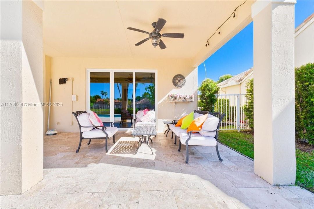 Недавно продано: $1,199,900 (5 спален, 3 ванн, 2704 Квадратных фут)