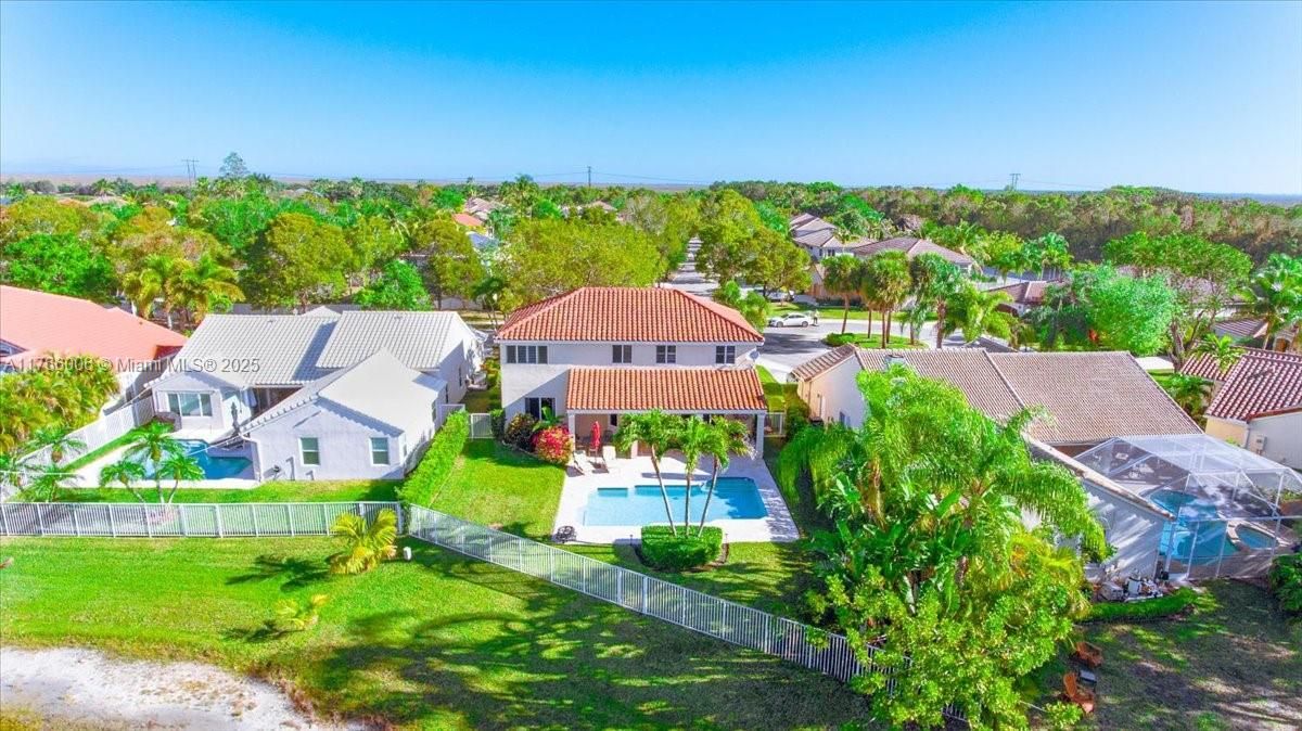 Недавно продано: $1,199,900 (5 спален, 3 ванн, 2704 Квадратных фут)