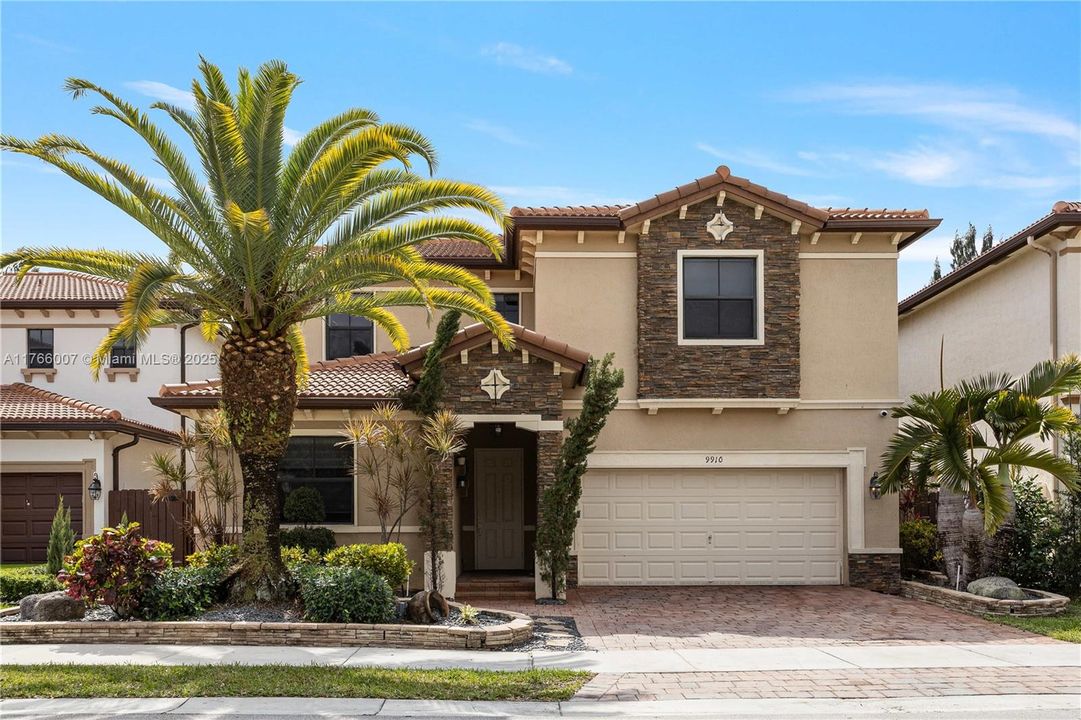 Под контрактом: $1,199,000 (5 спален, 4 ванн, 3820 Квадратных фут)