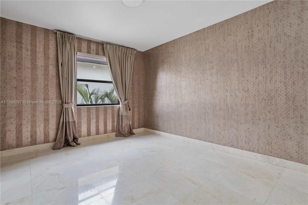 Под контрактом: $1,199,000 (5 спален, 4 ванн, 3820 Квадратных фут)