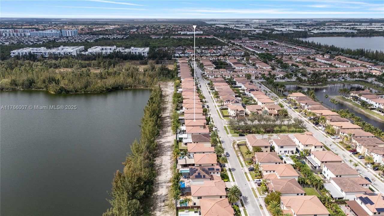 Под контрактом: $1,199,000 (5 спален, 4 ванн, 3820 Квадратных фут)