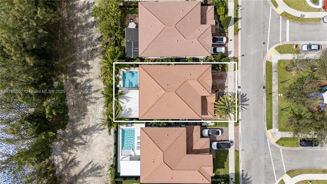 Под контрактом: $1,199,000 (5 спален, 4 ванн, 3820 Квадратных фут)