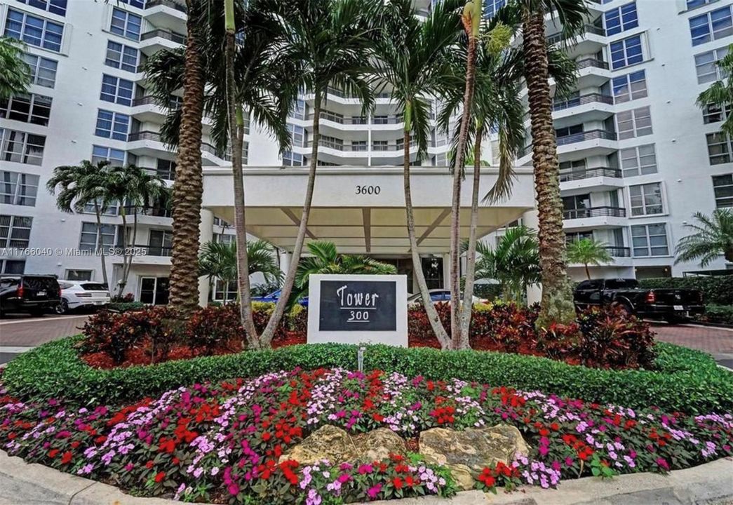 Недавно продано: $699,000 (2 спален, 2 ванн, 1353 Квадратных фут)