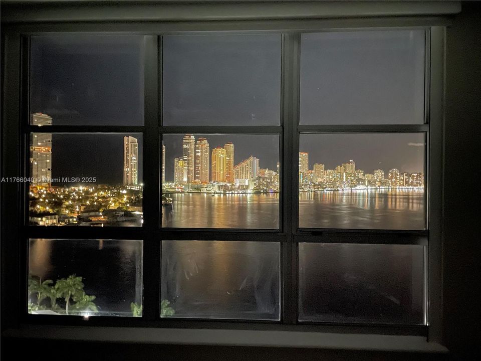 Недавно продано: $699,000 (2 спален, 2 ванн, 1353 Квадратных фут)