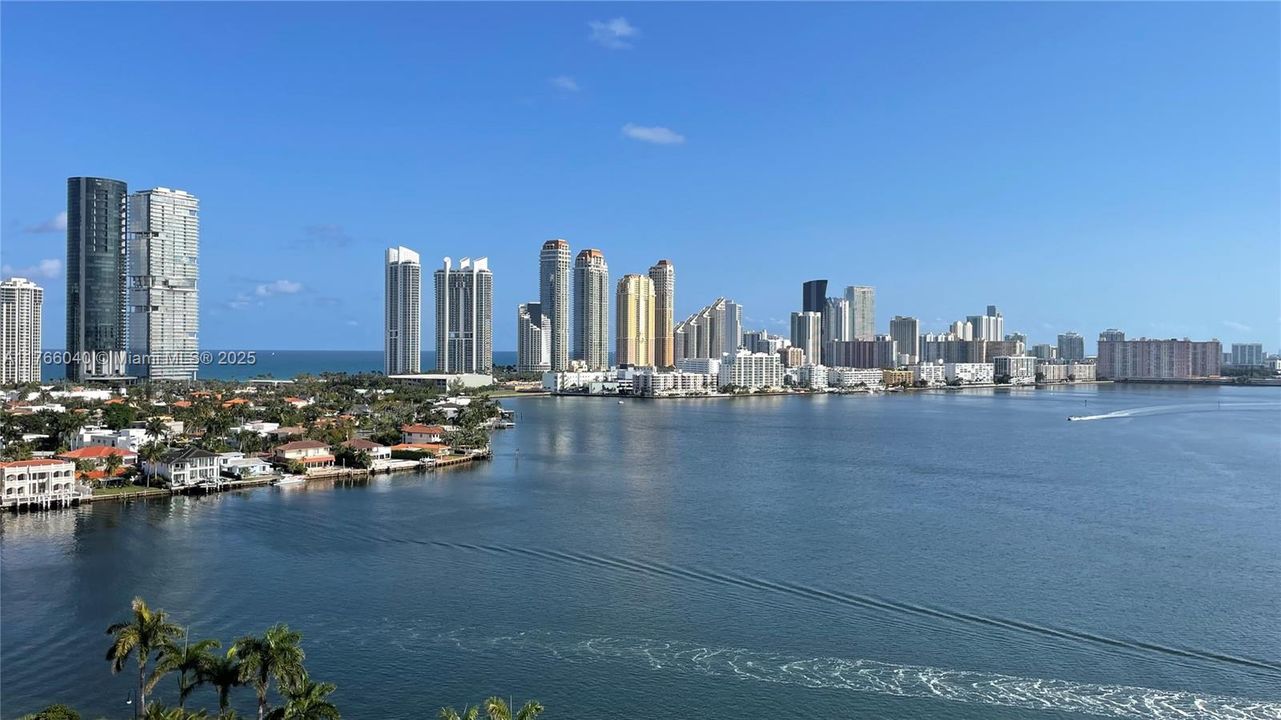 Недавно продано: $699,000 (2 спален, 2 ванн, 1353 Квадратных фут)