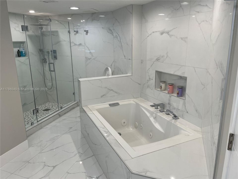 Недавно продано: $699,000 (2 спален, 2 ванн, 1353 Квадратных фут)