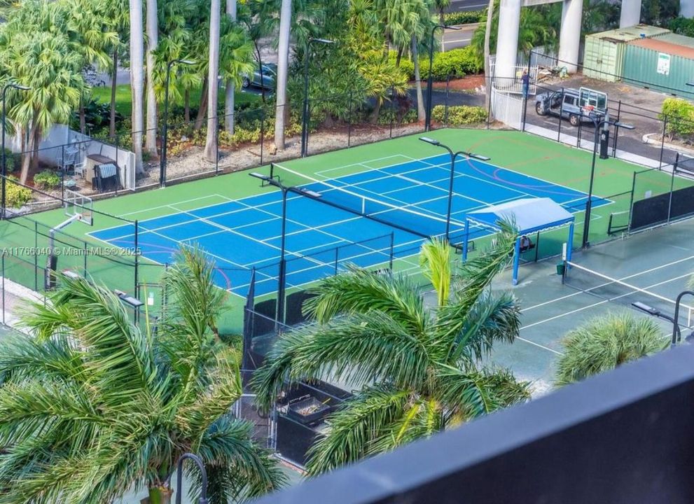 Недавно продано: $699,000 (2 спален, 2 ванн, 1353 Квадратных фут)