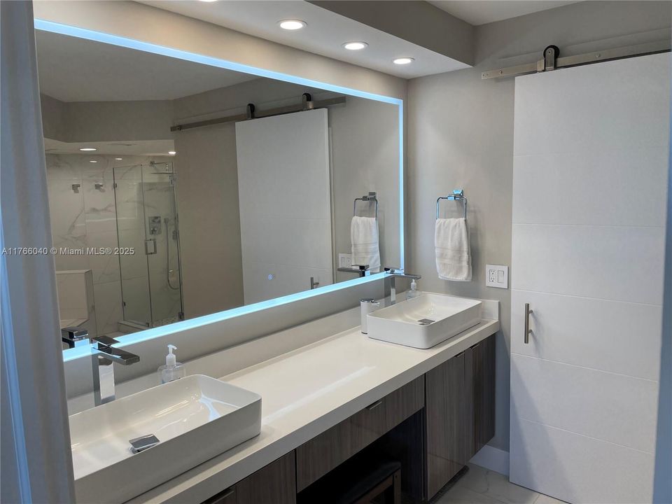 Недавно продано: $699,000 (2 спален, 2 ванн, 1353 Квадратных фут)