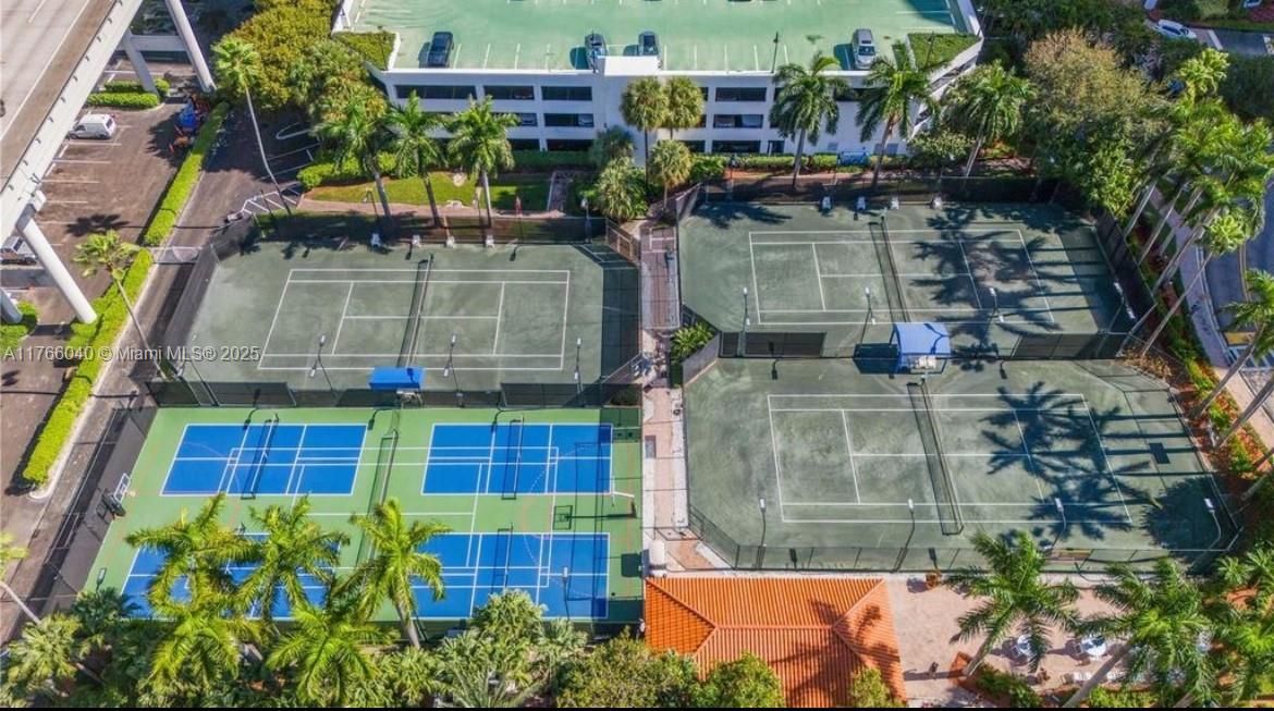 Недавно продано: $699,000 (2 спален, 2 ванн, 1353 Квадратных фут)