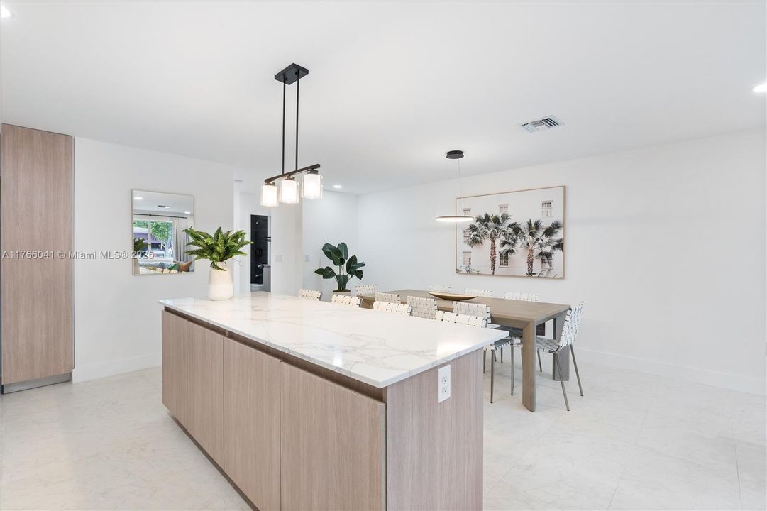 待售: $1,189,000 (0 贝兹, 0 浴室, 3232 平方英尺)