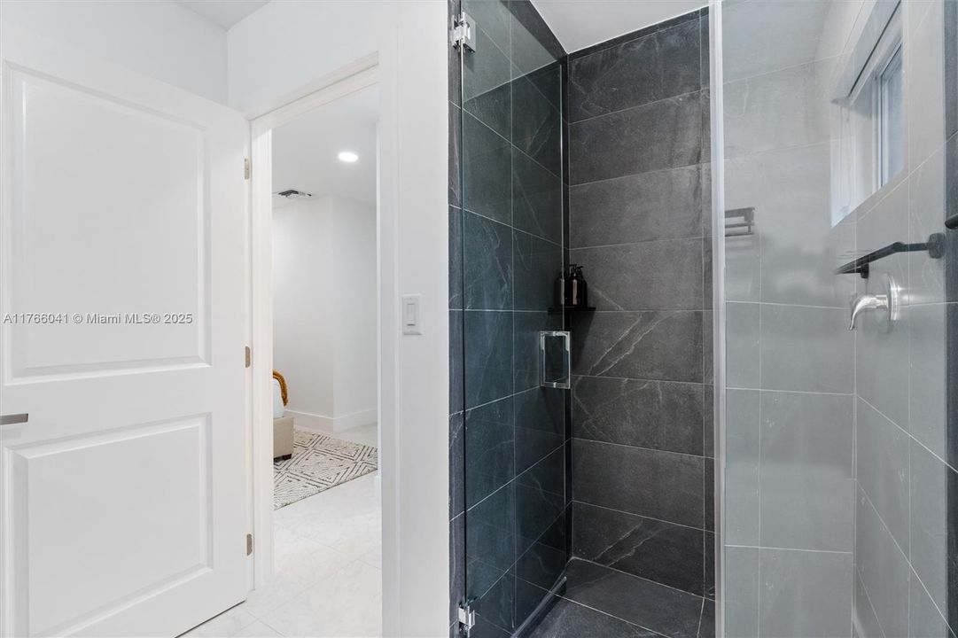 待售: $1,189,000 (0 贝兹, 0 浴室, 3232 平方英尺)