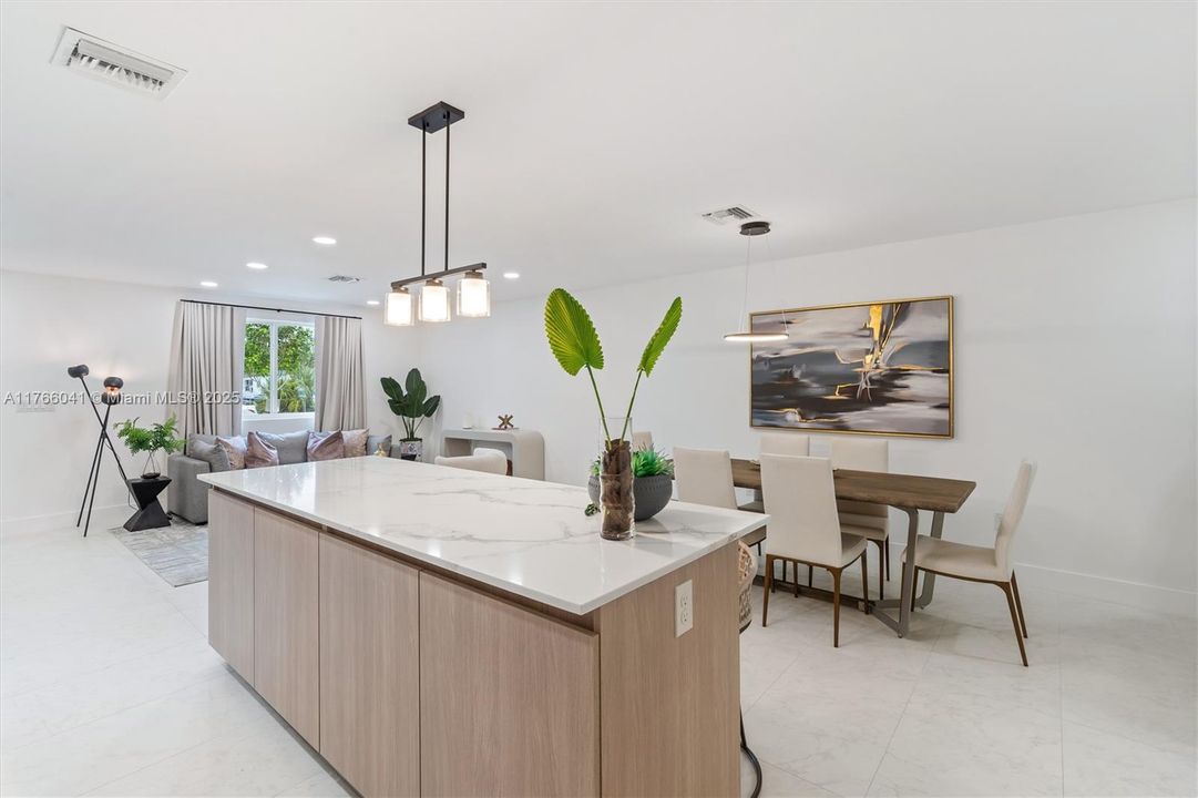 待售: $1,189,000 (0 贝兹, 0 浴室, 3232 平方英尺)