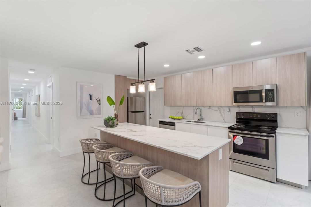 待售: $1,189,000 (0 贝兹, 0 浴室, 3232 平方英尺)