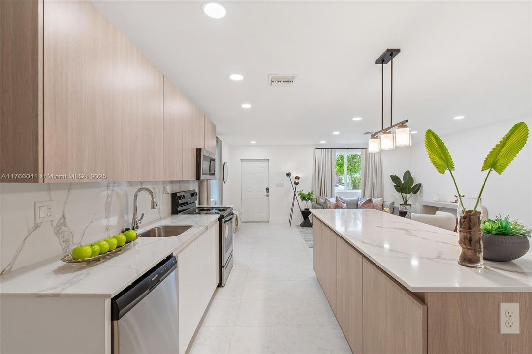 待售: $1,189,000 (0 贝兹, 0 浴室, 3232 平方英尺)