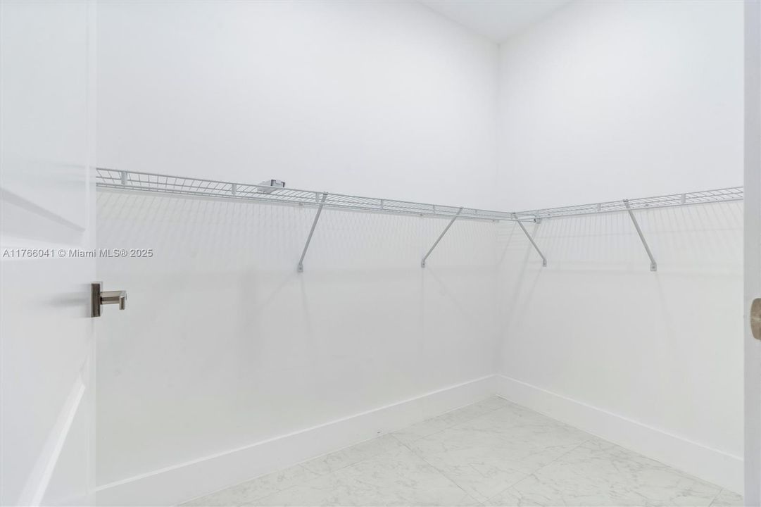 待售: $1,189,000 (0 贝兹, 0 浴室, 3232 平方英尺)