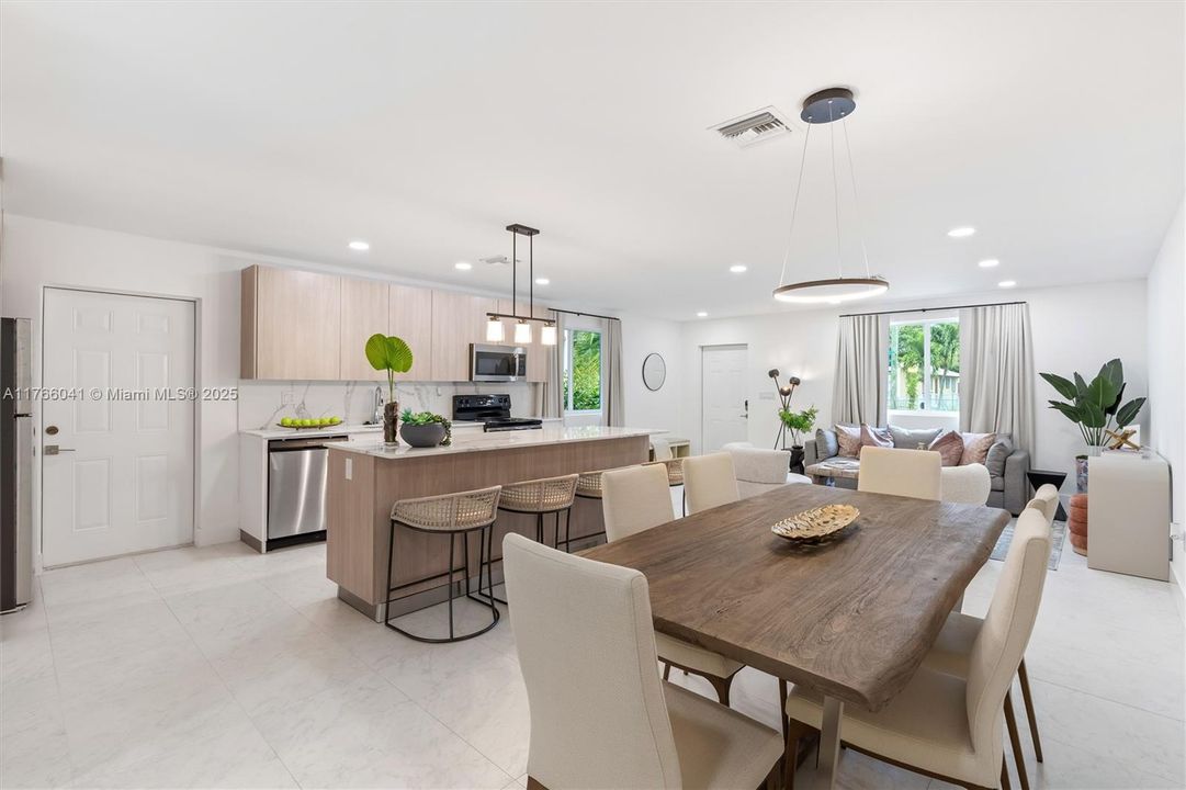 待售: $1,189,000 (0 贝兹, 0 浴室, 3232 平方英尺)