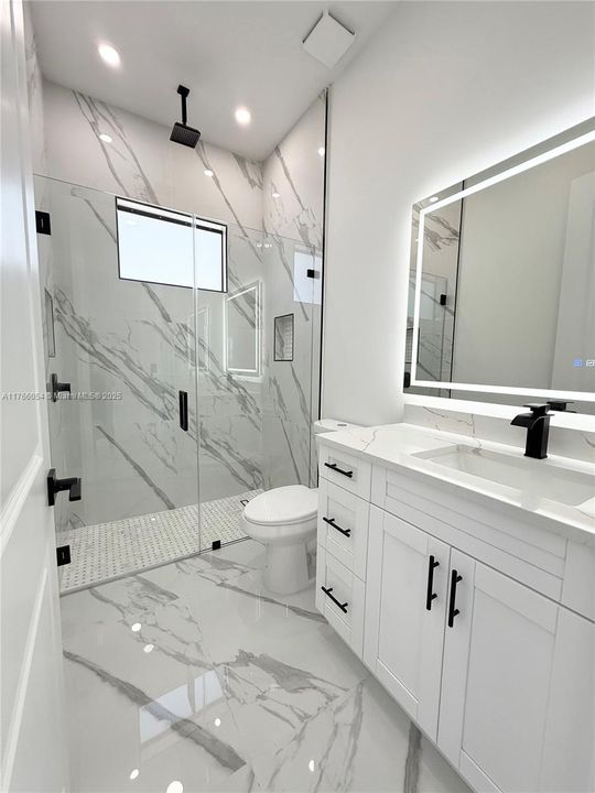 На продажу: $405,000 (3 спален, 2 ванн, 1739 Квадратных фут)